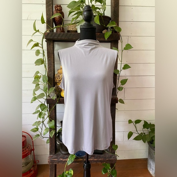 Tahari: Chic Sleeveless Gray Sleeveless Blouse - Picture 3 of 17